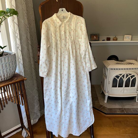 Miss Elaine Other - Vintage Miss Elaine Long Nightgown Floral Small Pink White Satin lined